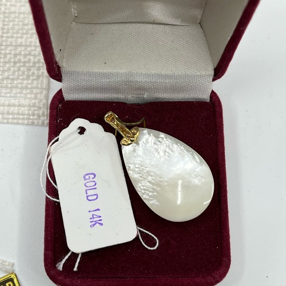 Genuine Vintage 14k Gold Mother-of-Pearl Teardrop Pendant, 7.1g, Stamped 14K - Picture 13 of 17